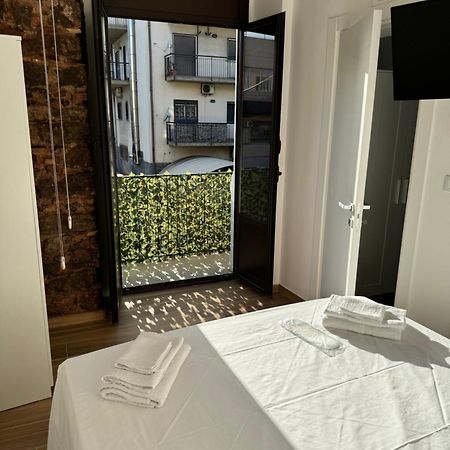 Bed and Breakfast Acquicella House Catania Esterno foto