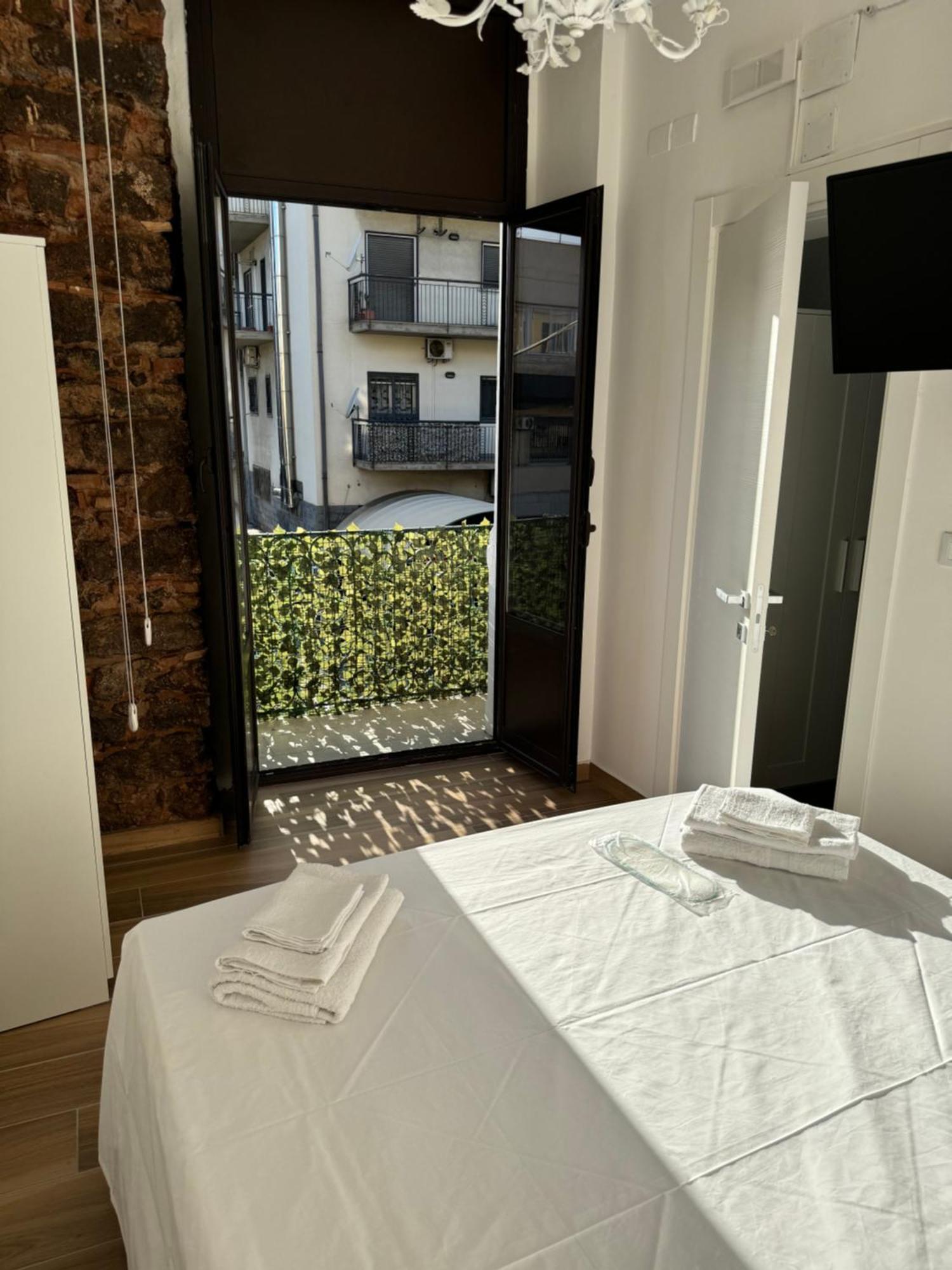 Bed and Breakfast Acquicella House Catania Esterno foto